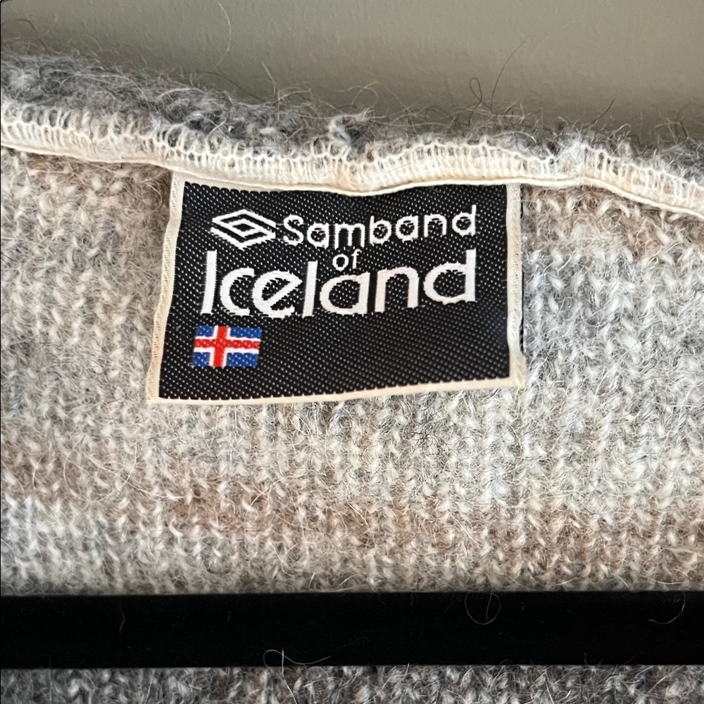 SAMBAND OF ICELAND Hooded Wool Cardigan - Gray and Cream Pattern - Picture 3 of 15